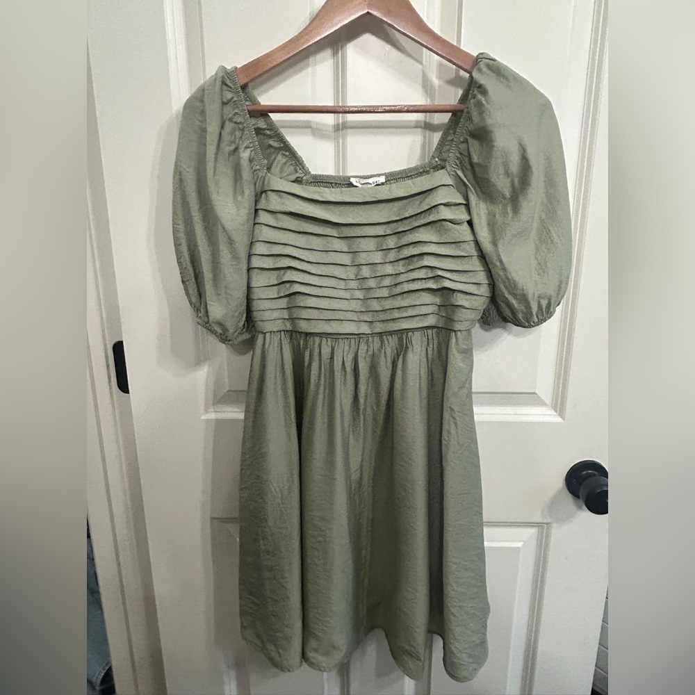 EUC Blu Pepper Sage  Green Dress size M with gorgeous details. - Picture 8 of 11